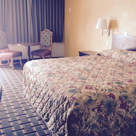 كيسيمي Budget Inn East المظهر الخارجي الصورة