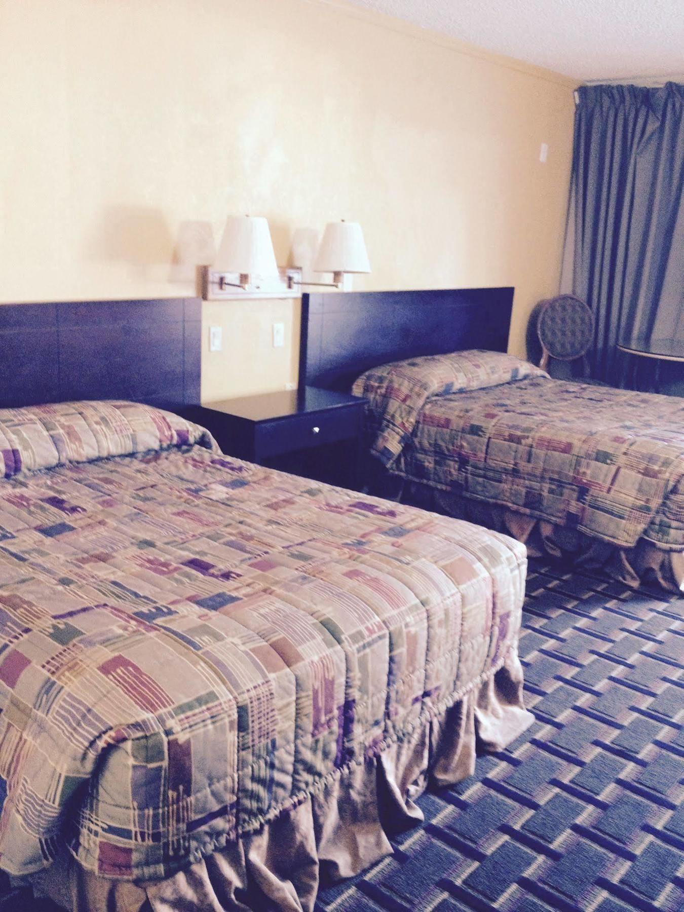 كيسيمي Budget Inn East المظهر الخارجي الصورة